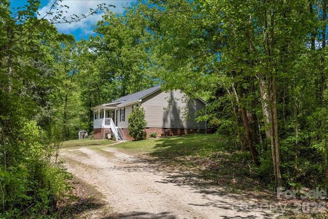 3218 Broadhurst Lane, Clover, SC 29710