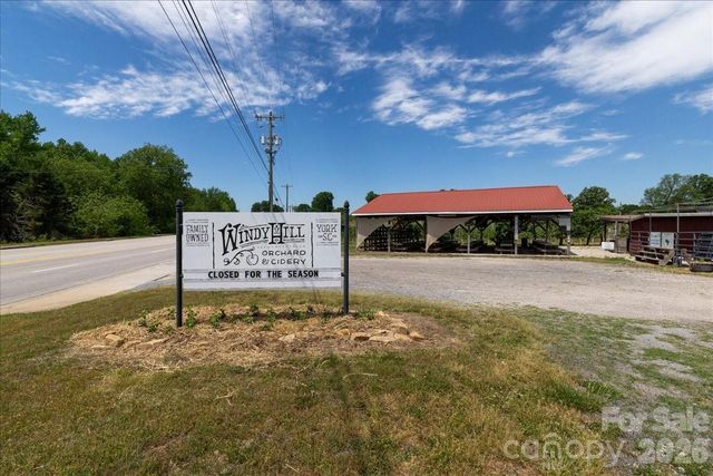 3218 Broadhurst Lane, Clover, SC 29710