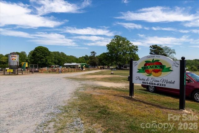 3218 Broadhurst Lane, Clover, SC 29710