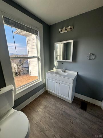 304 Walnut Street, Lynchburg, VA 24504