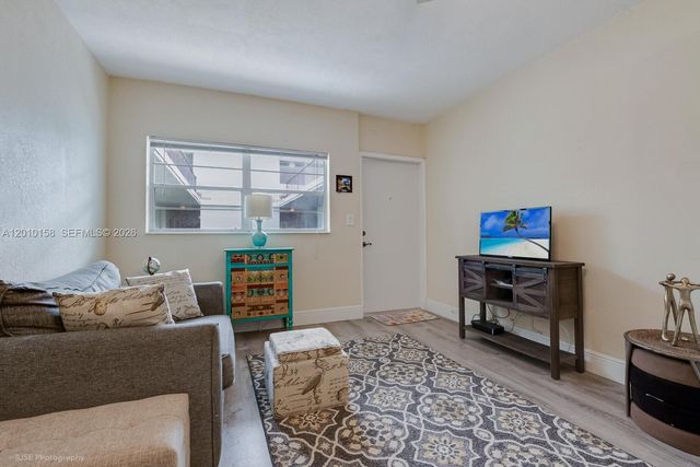 2539 S Bayshore Dr 428E, Miami, FL 33133