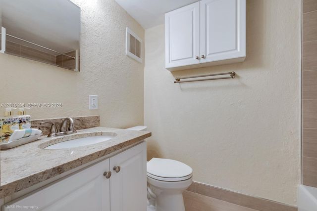 2539 S Bayshore Dr 428E, Miami, FL 33133