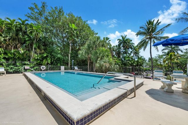 2539 S Bayshore Dr 428E, Miami, FL 33133