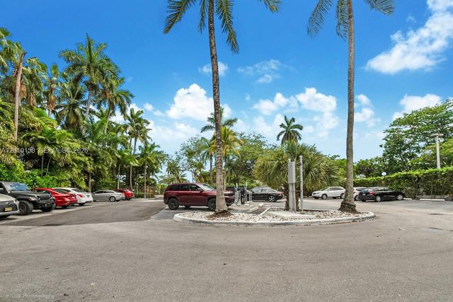 2539 S Bayshore Dr 428E, Miami, FL 33133