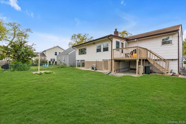 2606 Beach Drive, Merrick, NY 11566
