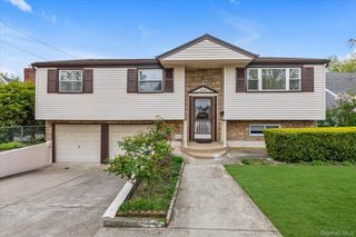 2606 Beach Drive, Merrick, NY 11566