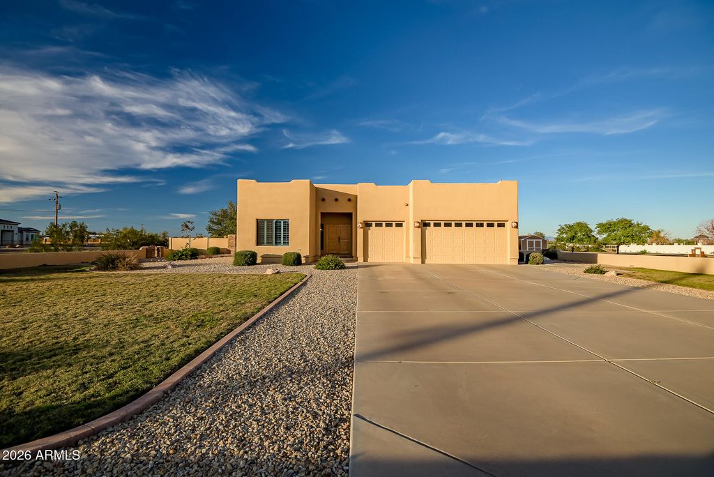 22074 W KNUDSON Drive, Surprise, AZ 85387