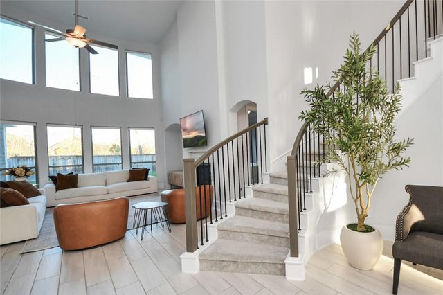 1935 Golden Leaf Drive, Missouri City, TX 77459