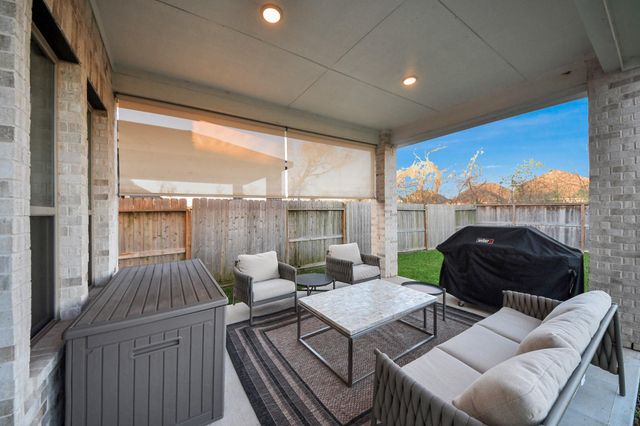 1935 Golden Leaf Drive, Missouri City, TX 77459