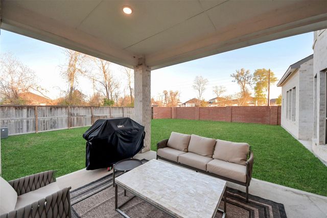 1935 Golden Leaf Drive, Missouri City, TX 77459