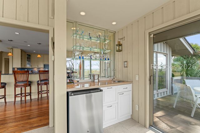 18 Nautilas Rd, Hilton Head Island, SC 29928