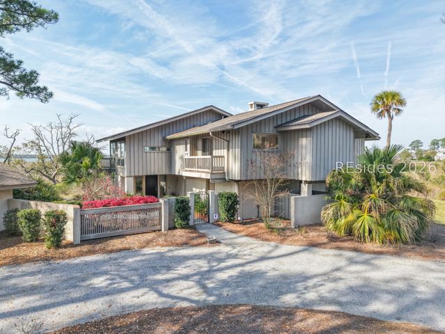 18 Nautilas Rd, Hilton Head Island, SC 29928