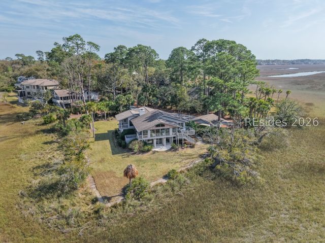 18 Nautilas Rd, Hilton Head Island, SC 29928