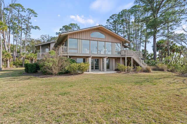 18 Nautilas Rd, Hilton Head Island, SC 29928