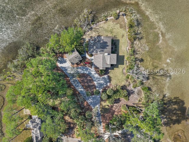 18 Nautilas Rd, Hilton Head Island, SC 29928