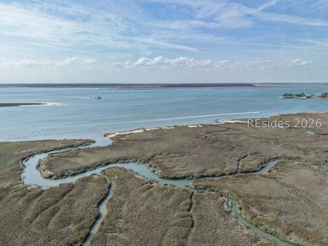 18 Nautilas Rd, Hilton Head Island, SC 29928