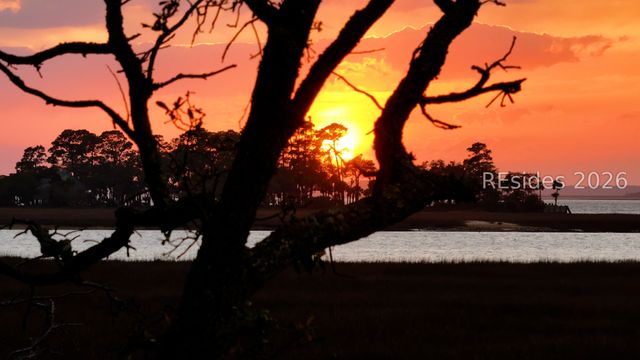 18 Nautilas Rd, Hilton Head Island, SC 29928