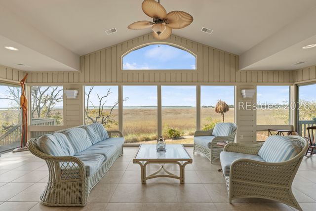 18 Nautilas Rd, Hilton Head Island, SC 29928