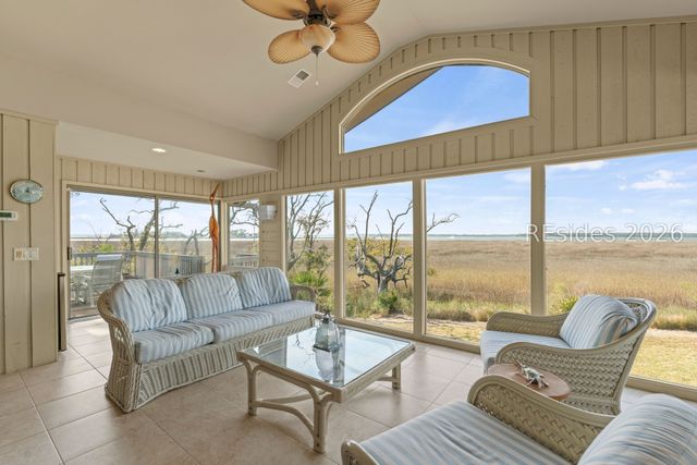 18 Nautilas Rd, Hilton Head Island, SC 29928