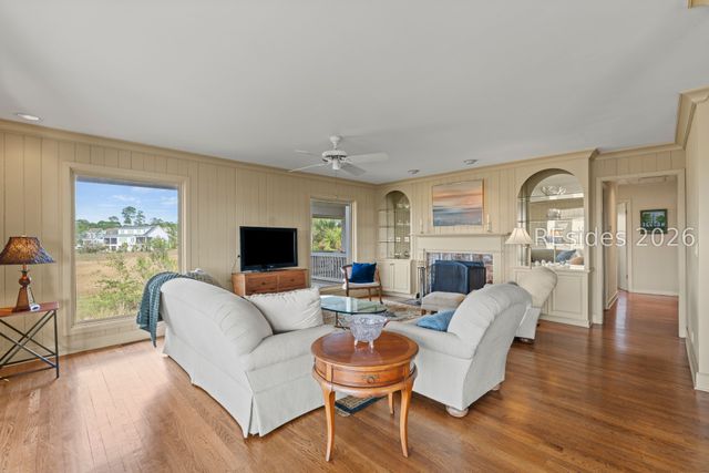 18 Nautilas Rd, Hilton Head Island, SC 29928