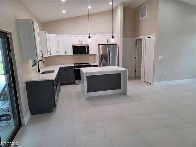 1008 NW 36th PL, Cape Coral, FL 33993