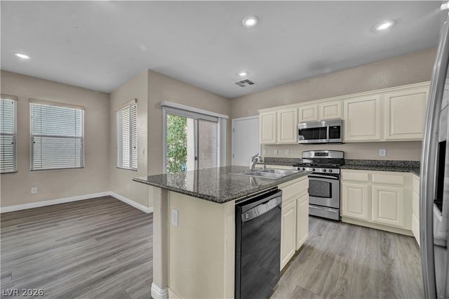 12052 Hathaway Pines Lane, Las Vegas, NV 89138