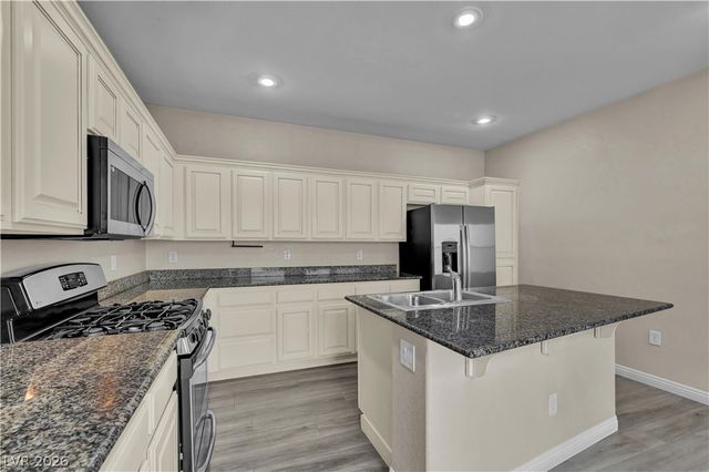 12052 Hathaway Pines Lane, Las Vegas, NV 89138