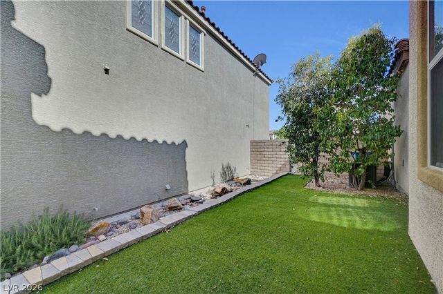 12052 Hathaway Pines Lane, Las Vegas, NV 89138