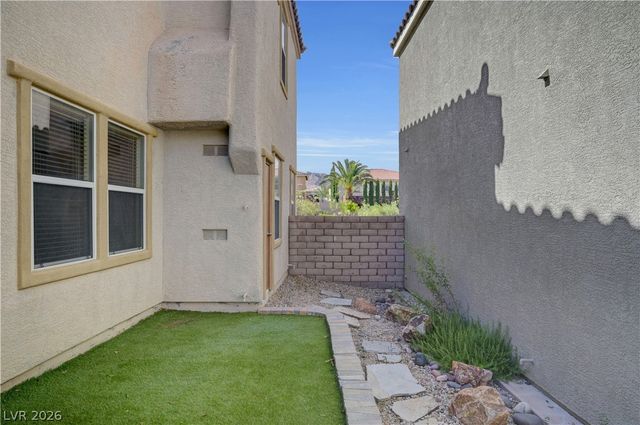 12052 Hathaway Pines Lane, Las Vegas, NV 89138