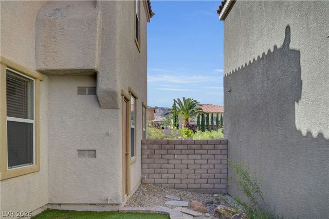 12052 Hathaway Pines Lane, Las Vegas, NV 89138