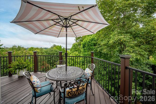 6812 Linkside Court, Charlotte, NC 28277