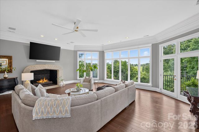 6812 Linkside Court, Charlotte, NC 28277