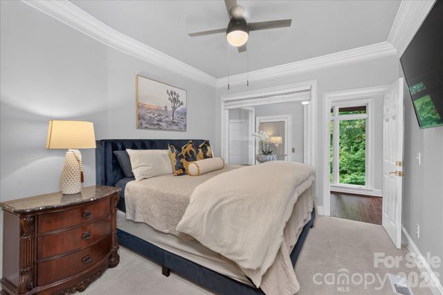 6812 Linkside Court, Charlotte, NC 28277