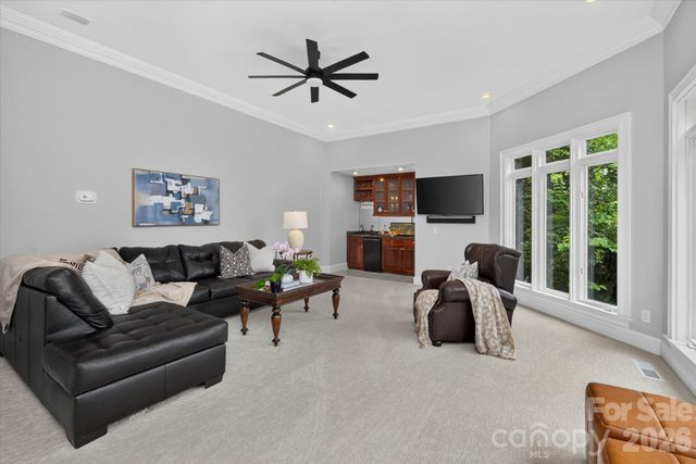 6812 Linkside Court, Charlotte, NC 28277