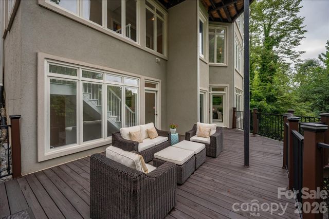 6812 Linkside Court, Charlotte, NC 28277