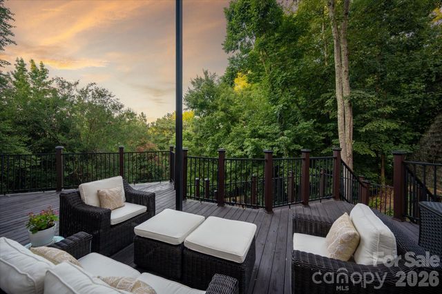 6812 Linkside Court, Charlotte, NC 28277