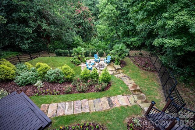 6812 Linkside Court, Charlotte, NC 28277