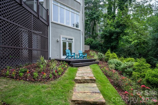 6812 Linkside Court, Charlotte, NC 28277