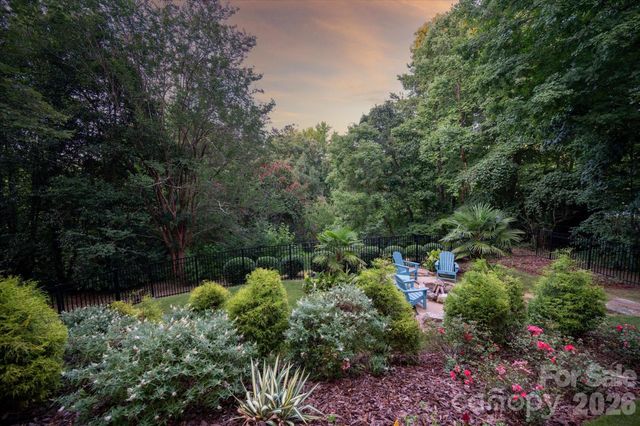 6812 Linkside Court, Charlotte, NC 28277