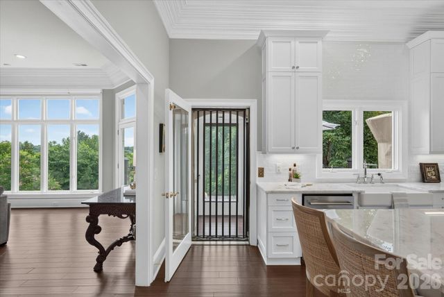 6812 Linkside Court, Charlotte, NC 28277