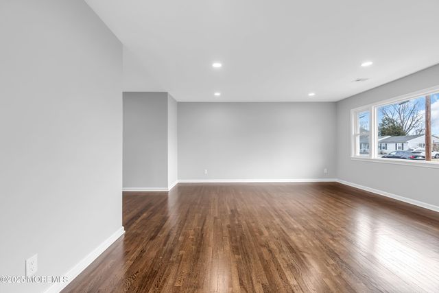 1230 Dove Street, Toms River, NJ 08753