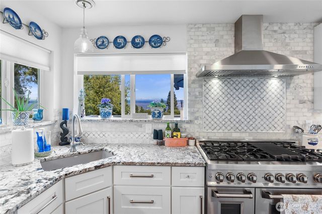 8101 NE Hunt Club Lane, Hansville, WA 98340