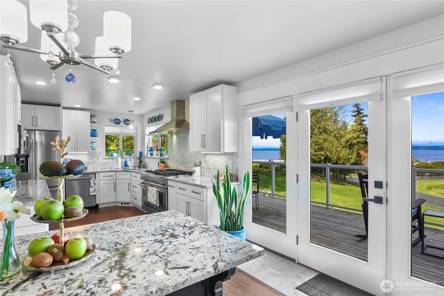 8101 NE Hunt Club Lane, Hansville, WA 98340