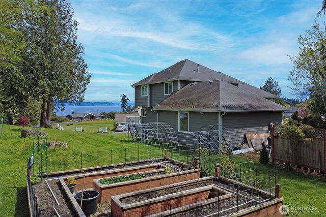 8101 NE Hunt Club Lane, Hansville, WA 98340