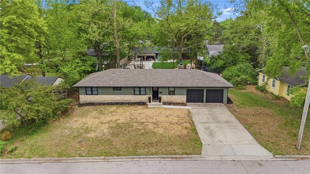 927 W 20th Terrace, Lawrence, KS 66046