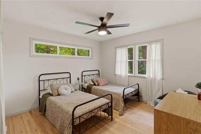 927 W 20th Terrace, Lawrence, KS 66046