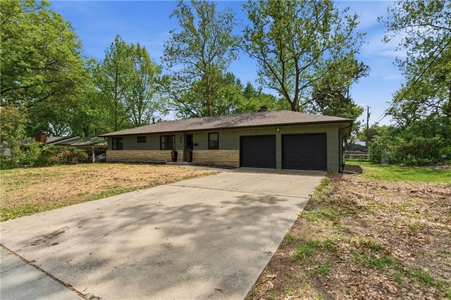 927 W 20th Terrace, Lawrence, KS 66046