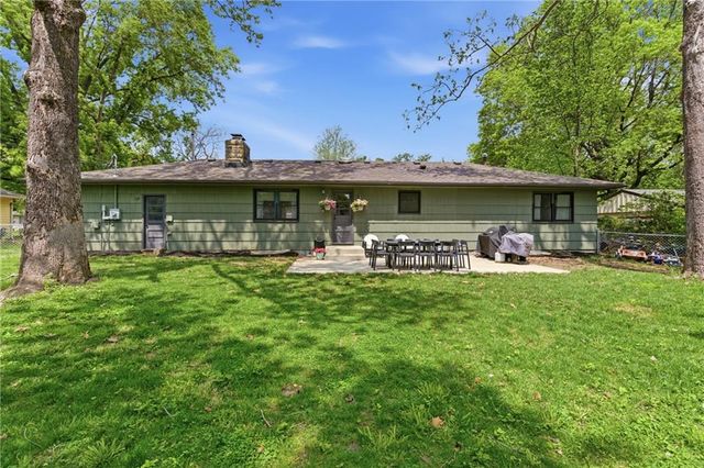 927 W 20th Terrace, Lawrence, KS 66046