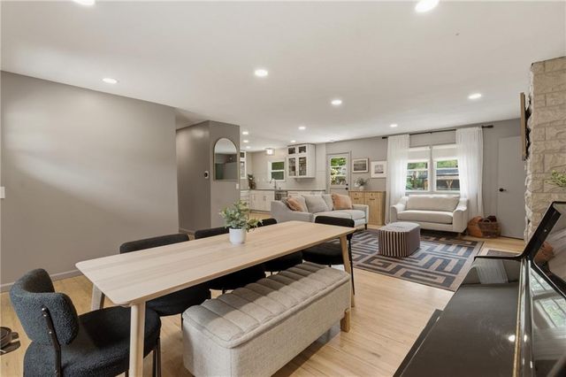 927 W 20th Terrace, Lawrence, KS 66046