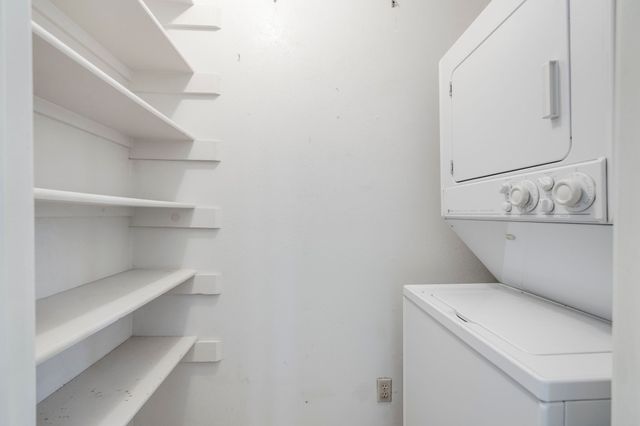 9910 Royal Lane 1105, Dallas, TX 75231